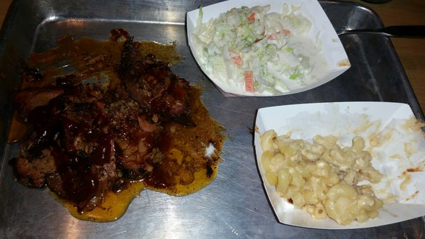 Brisket platter with mac n cheese and coleslaw