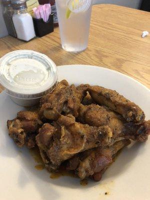 10 piece- mild wings- yummy with a good amount of Garlic