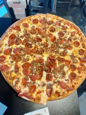 Large pepperoni & sausage pizza