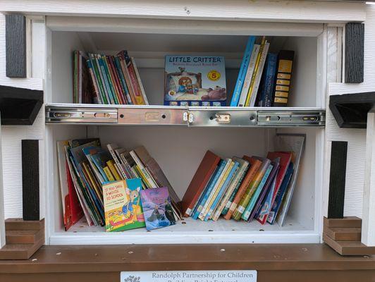 Lisa Hayworth Little Free Library, Asheboro