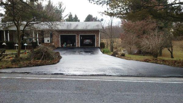 Sealcoating, Asphalt Paving, Driveway Repair, Maine, Portland, South Portland, Cape Elizabeth, Scarborough,, Saco, Old Orchar...