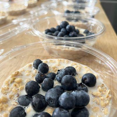 Blueberry overnight oats - vegan, organic, and gluten free!