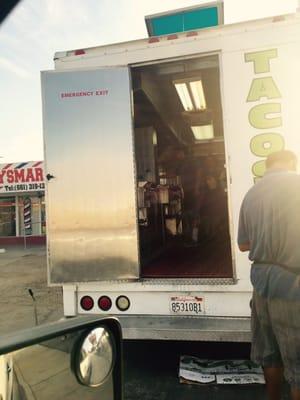 A peek inside their truck. :) I saw someone deliver some meat to be cooked just as we arrived! Fresh meat = tasty tacos!