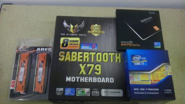 Sabettooth x79. This is going to be a fun build.