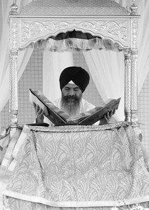 Bhai Jagjit Singh performing Prakash ceremony in San Jose, CA.