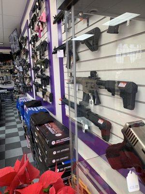 Really cool store lots of good airsoft equipment.