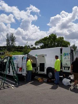 Crew are ready 24/7 Mold remediation,  Tarp on Leaking roof