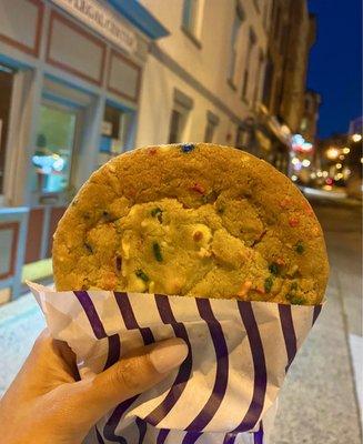 Confetti Deluxe Cookie