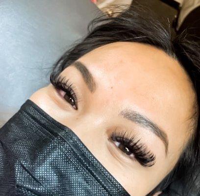 Cat eye volume lashes