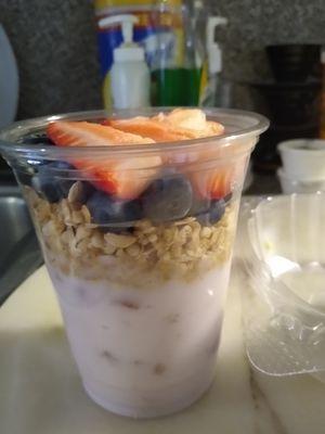 Strawberry Yogurt Parfait yum