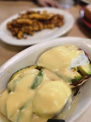 Eggs benny with added avocado