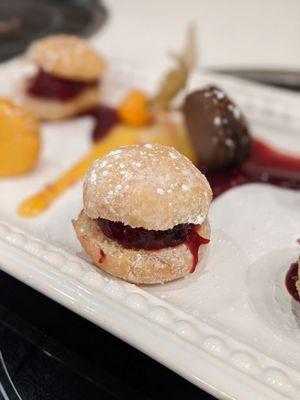 Beignet and macroons