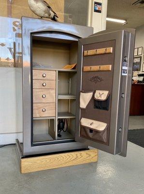 Great looking home safe,