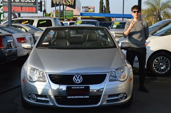 Another FIRST TIME BUYER Happy With His Purchase Of A BEAUTIFUL  2009 Volkswagen EOS 2.0T Hard Top Convertible ..