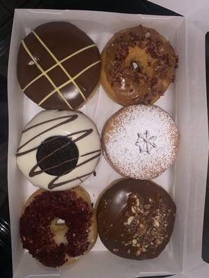 Donuts: Boston Cream, Maple Bacon, Oreo Royal, Dulce de Leche, Red Velvet & Snickers