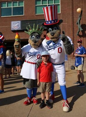 Our mascots Brooklyn & Brix interacting with our young fans before the game!