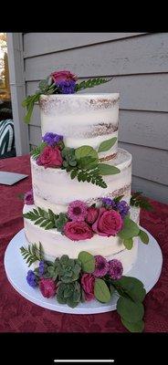 Wedding cake .. three layers or different flavors