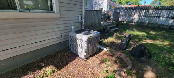 Standard Efficiency Luxaire Air Conditioner Installation