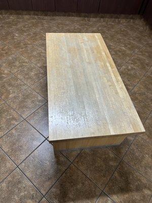 A small gym bench project. Stripping down, staining and three coats of polyurethane.