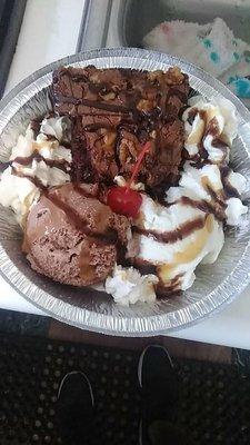 Delicious brownie sundae