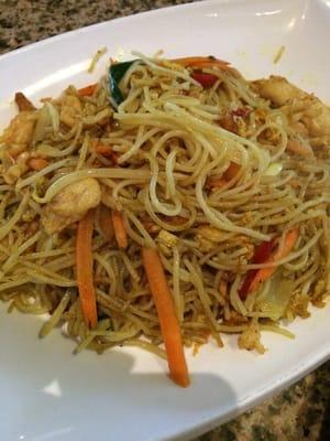 Singapore noodles with chicken