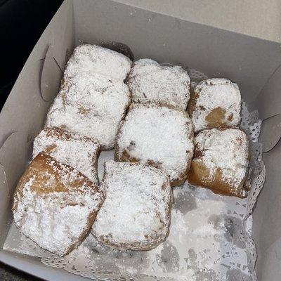 A dozen of the classic beignets