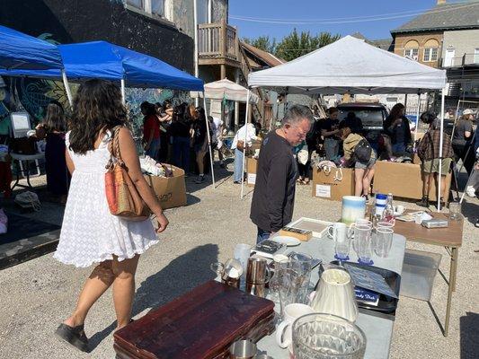 pilsen vintage bins