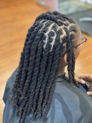 Wash & Re-Twist
(2 Strand Twist Style)