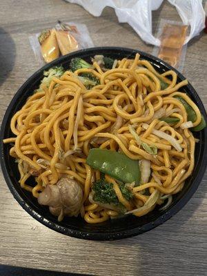 Veggie lo mein