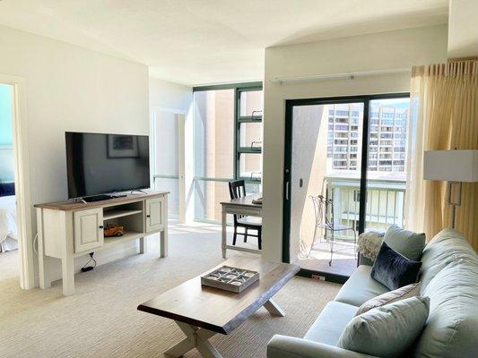 One-bedroom apartment living room