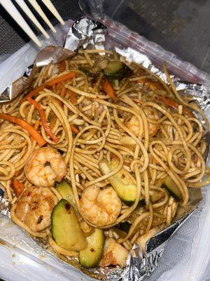 Shrimp chow mein