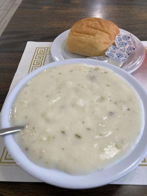 Clam chowder soup  Sweet roll