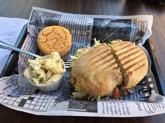 Mister Lucky Sandwich, Macaroni Salad, Creamsicle Cookiewich