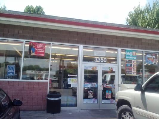 34th & Georgetown Road. OMG I went inside. HOW is it the Board of Health isn't closing their doors. Filth and trash everywhere.