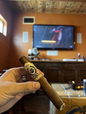 Very cool lounge, very nice cigars!  Ashton ESG is a must try!