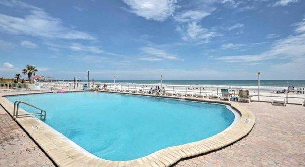 Private swimming Pool and Sun Deck overlooking the Ocean