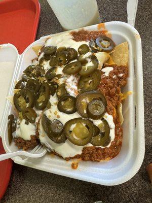 Los Favoritos nachos. Flavorful and a lot!