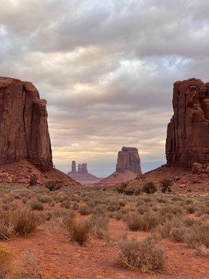 Monument Valley: Northern Window