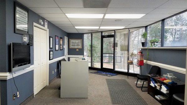 559 Griffith Rd_Lobby
 704-332-7552