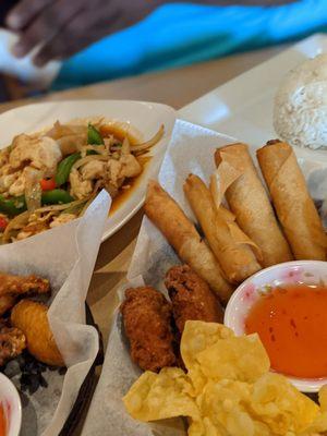 Bell pepper chicken and appetizer sampler