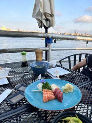 Sashimi appetizer, chefs choice. White tuna, tuna and salmon.