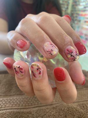 Blooming Nails