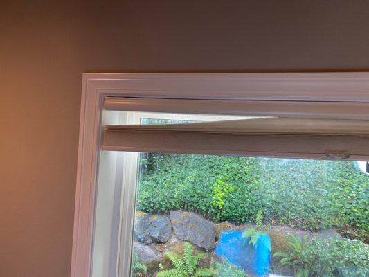 One side of defective Graber blind sold by Seattle Custom Blinds