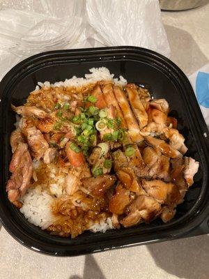 My non sauce non onion chicken and rice bowl- love that no one cares