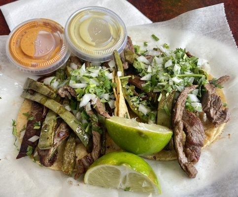 TACO DE SUADERO CON NOPALES