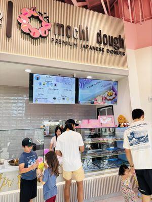 Combined store with mochi donuts