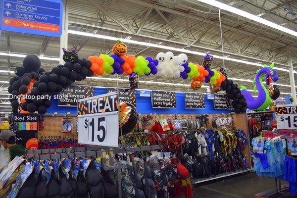 Halloween balloon arch