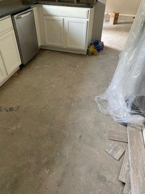 Before Remodel - Kitchen floors and cabinets