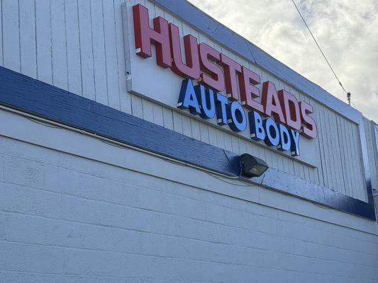 Husteads signage