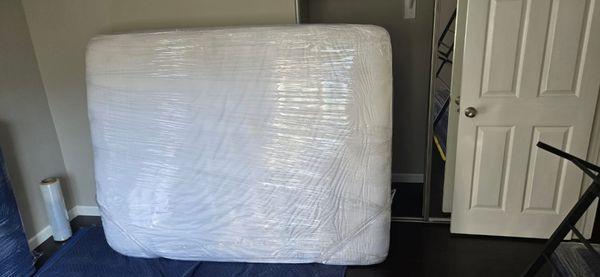 We use high-quality stretch wrap to protect mattresses from dust and dirt, eliminating the need for additional mattress bags.